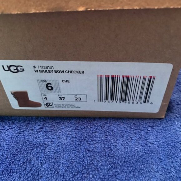 UGG Short W/Bailey Bow Checkered Size 6 🎀 - Picture 8 of 8